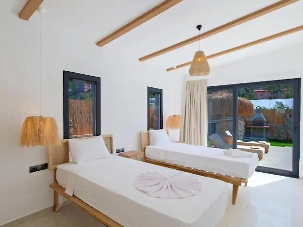 Mia Cara Fethiye